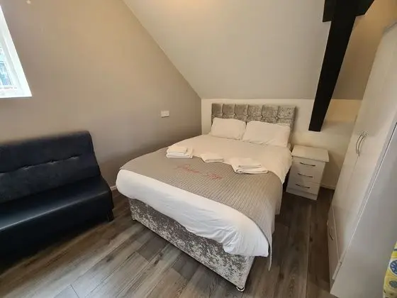Üç Kişilik Oda, Ortak Banyo
