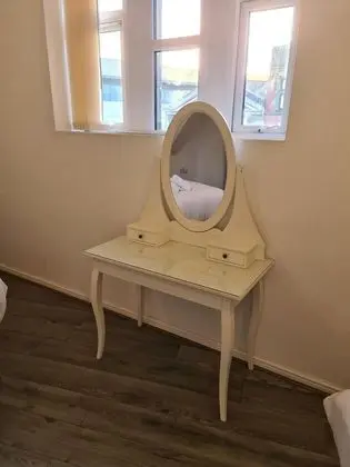 Üç Kişilik Oda, Ortak Banyo