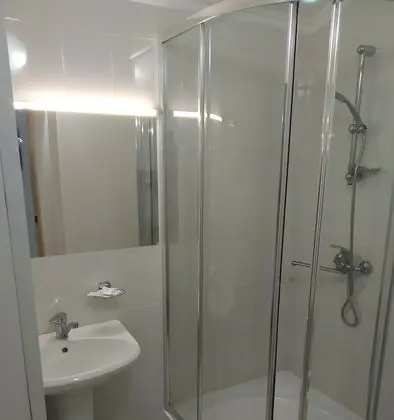 Comfort Tek Büyük veya İki Ayrı Yataklı Oda