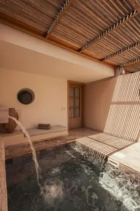 DELUXE SEA VIEW ROOM - PUNCH POOL