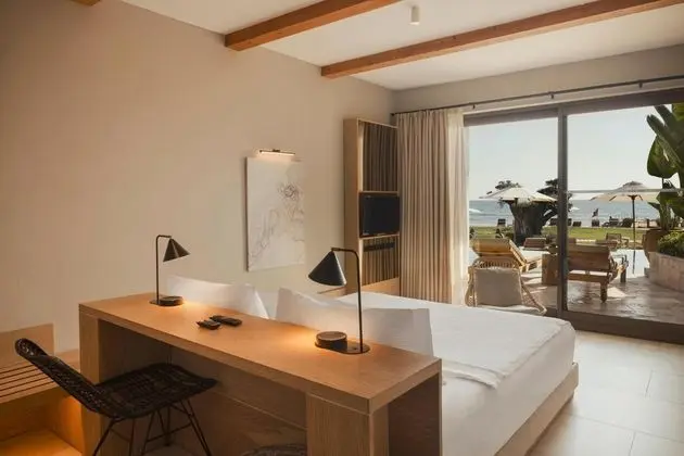 DELUXE SEA VIEW ROOM - SWIM UP