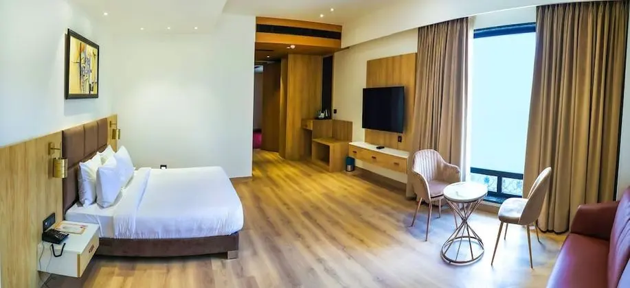 Deluxe Tek Büyük Yataklı Oda