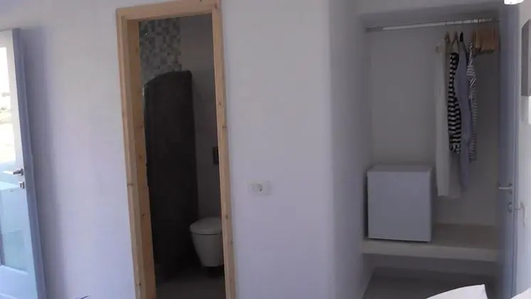 Tek Büyük veya İki Ayrı Yataklı Oda, Havuz Manzaralı