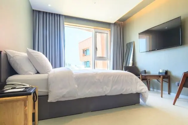 Standard Tek Büyük Yataklı Oda