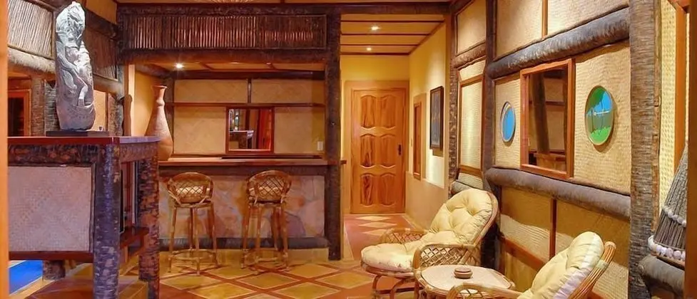 Luxury Oda