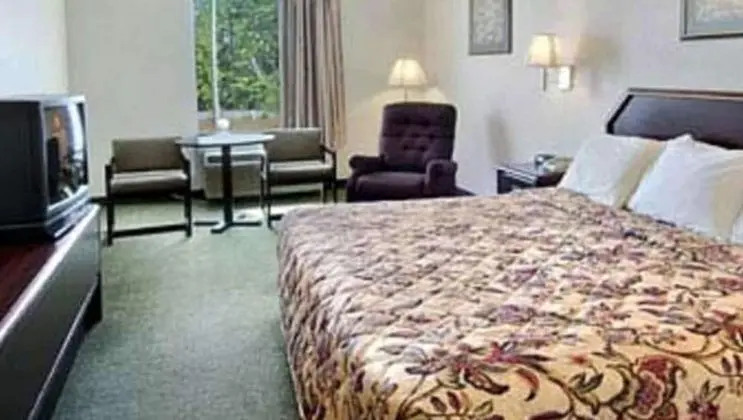 Oda, 1 En Büyük (King) Boy Yatak, Sigara İçilebilir, Buzdolabı ve Mikrodalga