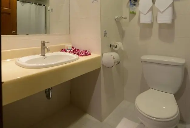 Oda, 2 Büyük (Queen) Boy Yatak, Sigara İçilmez