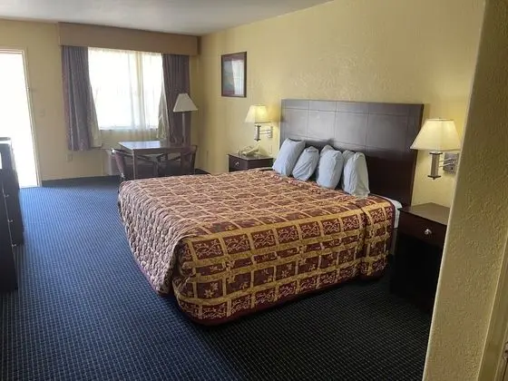 Standard Room, 1 King Bed
