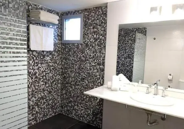 Süit, 1 En Büyük (King) Boy Yatak, Engellilere Uygun