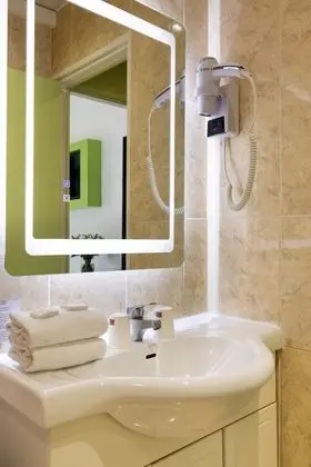 Standard Tek Büyük veya İki Ayrı Yataklı Oda