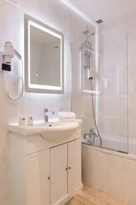 Standard Tek Büyük veya İki Ayrı Yataklı Oda