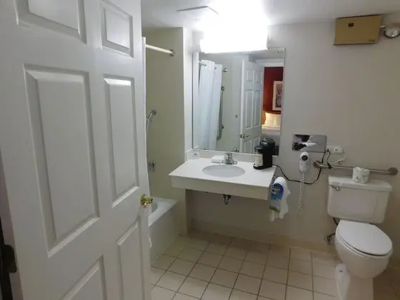 Oda, 1 En Büyük (King) Boy Yatak, Engellilere Uygun, Sigara İçilmez