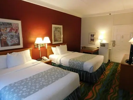 Oda, 1 En Büyük (King) Boy Yatak, Engellilere Uygun, Sigara İçilmez