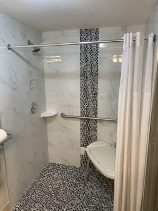 Oda, 1 En Büyük (King) Boy Yatak, Engellilere Uygun, Sigara İçilmez