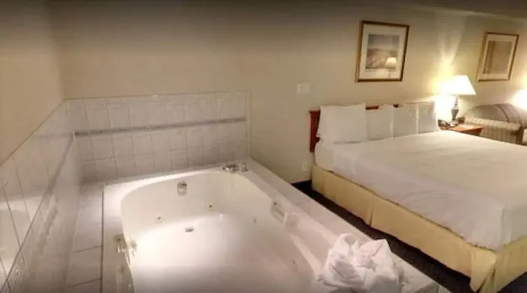 Süit, 1 En Büyük (King) Boy Yatak ve Çekyat, Sigara İçilmez (Jacuzzi)