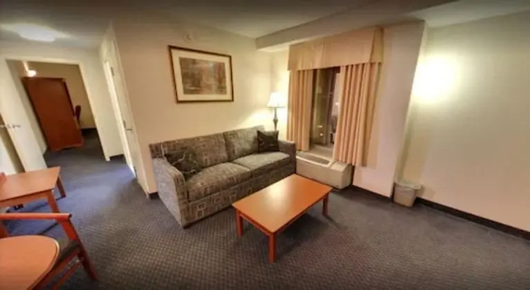 Süit, 1 Yatak Odası (2 Queen Beds and 1 Sofa Bed)