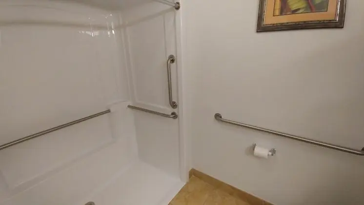 Basic Oda (Hearing, Mobility Bathtub w/Grab Bars)