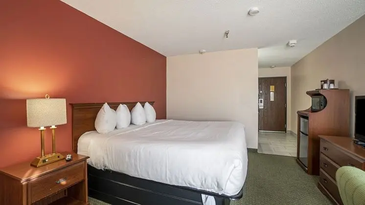 Oda, 1 En Büyük (King) Boy Yatak, Engellilere Uygun, Sigara İçilmez (Mobility, Tub with Grab Bars)