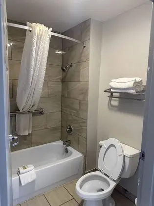 Oda, 2 Büyük (Queen) Boy Yatak, Sigara İçilebilir