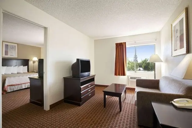 Süit, Sigara İçilmez (2 Rooms, 1 King Bed)
