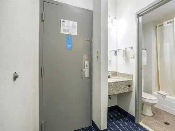Oda, 1 En Büyük (King) Boy Yatak, Sigara İçilmez (Second Floor, Interior Stairs Only)