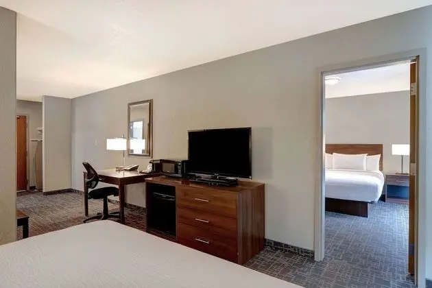 Süit, 1 Yatak Odası, Sigara İçilmez (1 King, 1 Queen Bed)