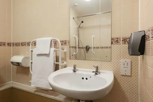 Oda, 2 Tek Kişilik Yatak, Engellilere Uygun, Sigara İçilmez