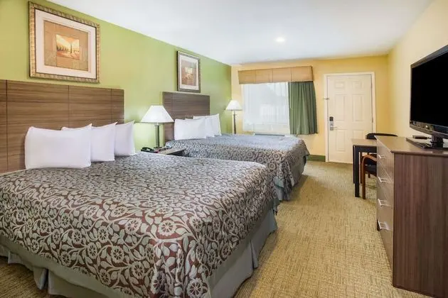 Oda, 2 Büyük (Queen) Boy Yatak, Sigara İçilmez