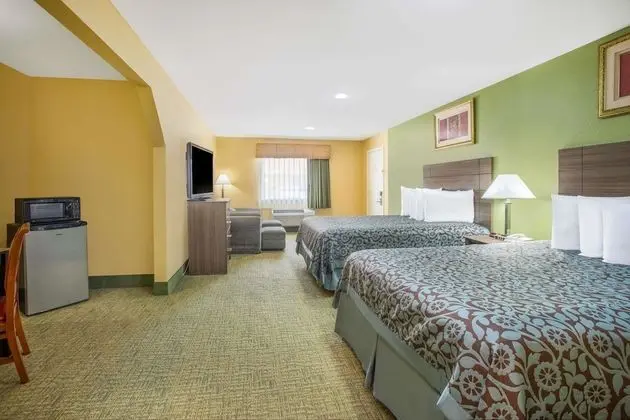 Oda, 2 Büyük (Queen) Boy Yatak, Sigara İçilmez