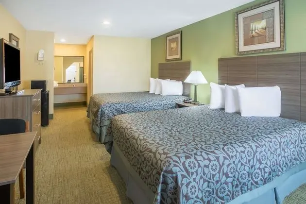 Oda, 2 Büyük (Queen) Boy Yatak, Sigara İçilmez