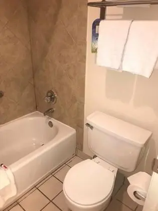 Oda, 2 Büyük (Queen) Boy Yatak, Sigara İçilmez
