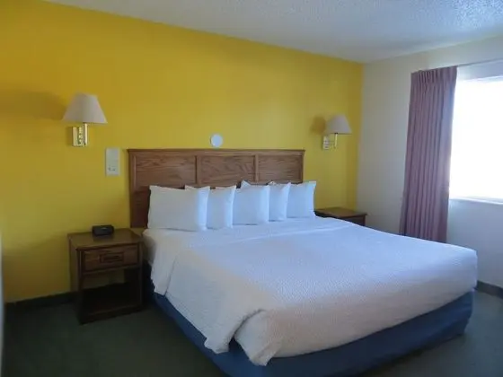 Oda, 1 En Büyük (King) Boy Yatak, Engellilere Uygun (Mobility/Hearing/Roll-In Shower)