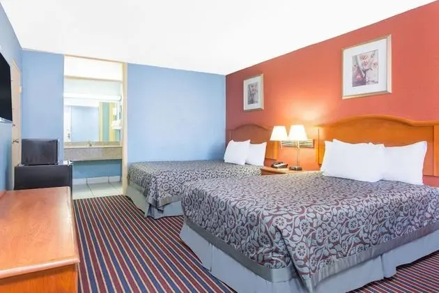 Oda, 2 Çift Kişilik Yatak, Sigara İçilebilir