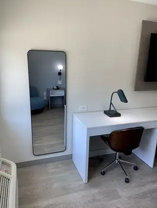 Tek Büyük Yataklı Oda, 2 Çift Kişilik Yatak