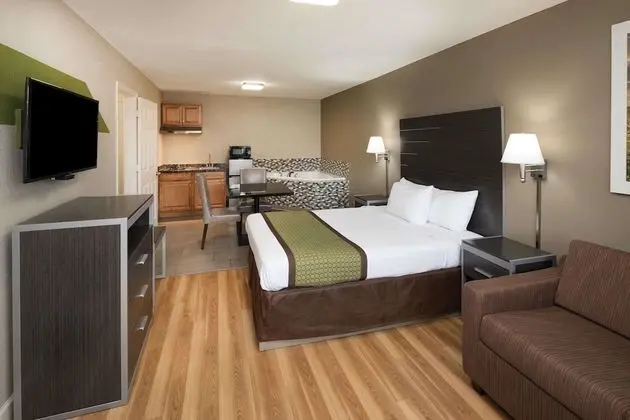 Süit, 1 Yatak Odası, Sigara İçilmez (1 King and Queen Bed, Pet-Friendly)