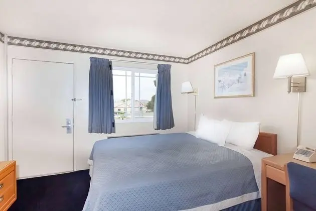 Standard Oda, 1 Büyük (Queen) Boy Yatak