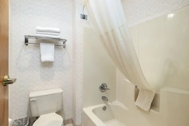 Oda, 2 Büyük (Queen) Boy Yatak, Sigara İçilmez, Buzdolabı ve Mikrodalga