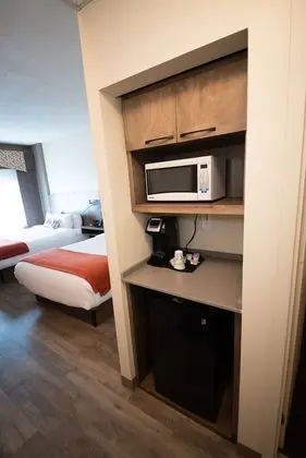 Oda, 2 Büyük (Queen) Boy Yatak, Sigara İçilmez