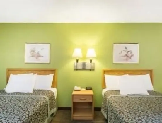 Tek Büyük Yataklı Oda, 2 Çift Kişilik Yatak