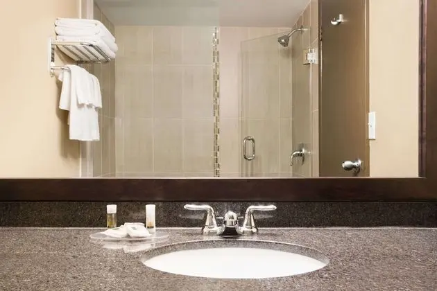 Oda, 1 Büyük (Queen) Boy Yatak, Sigara İçilmez (Shower)