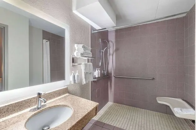 Engellilere uygun banyo