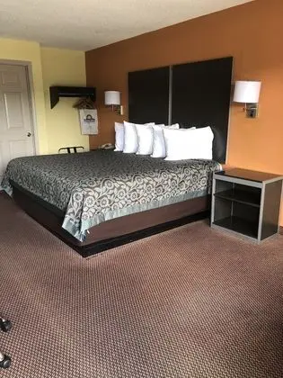 Oda, 1 En Büyük (King) Boy Yatak, Engellilere Uygun, Sigara İçilmez