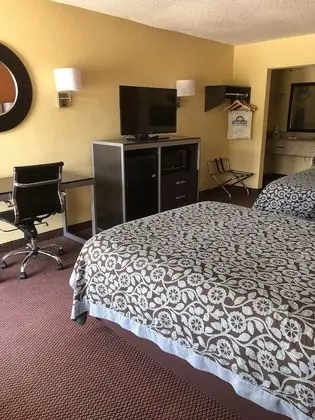 Oda, 2 Büyük (Queen) Boy Yatak, Sigara İçilebilir