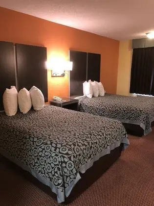 Oda, 2 Büyük (Queen) Boy Yatak, Sigara İçilebilir