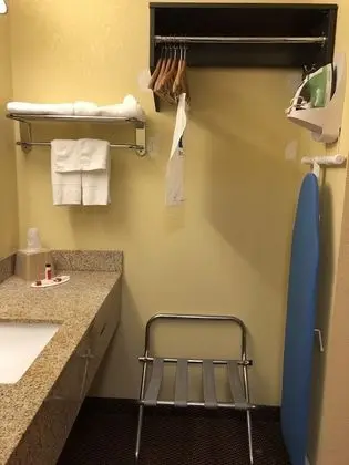 Oda, 2 Büyük (Queen) Boy Yatak, Sigara İçilebilir