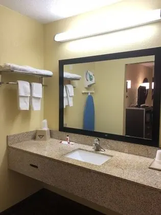 Oda, 2 Büyük (Queen) Boy Yatak, Sigara İçilebilir