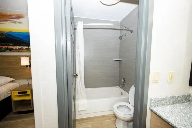 Oda, 1 Çift Kişilik Yatak, Sigara İçilebilir (Modern)