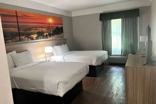 Tek Büyük Yataklı Oda, 2 Çift Kişilik Yatak