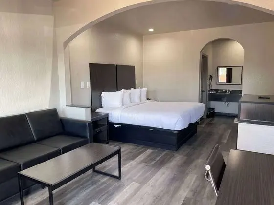 Standard Oda, 1 En Büyük (King) Boy Yatak, Engellilere Uygun, Sigara İçilmez (Bathtub)