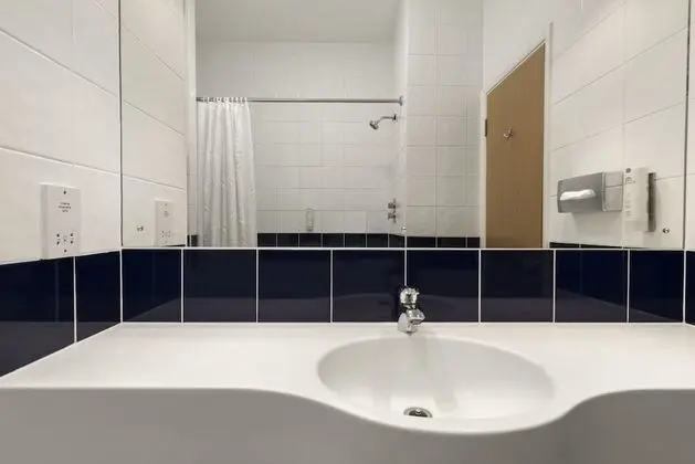 Oda, 2 Tek Kişilik Yatak, Sigara İçilmez